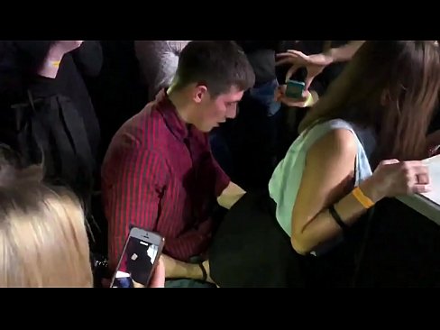 ❤️ Sexo real numa discoteca russa. Rapariga russa de 18 anos no ânus e vagina fodida numa discoteca ❌ Porno em nós pt.poliglass34.ru ☑